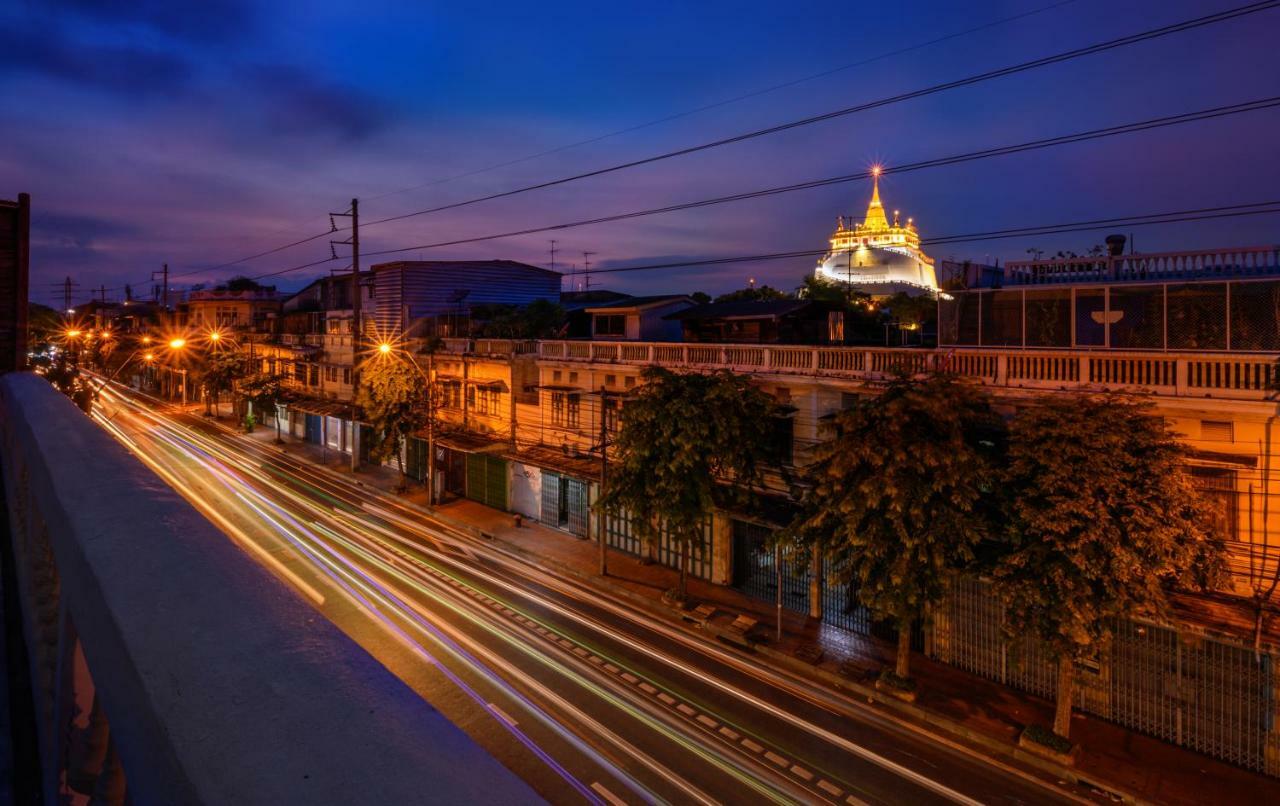 Rest Is More Hostel Bangkok Exteriör bild